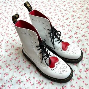 Dr. Martens Bentley II Heart Boots